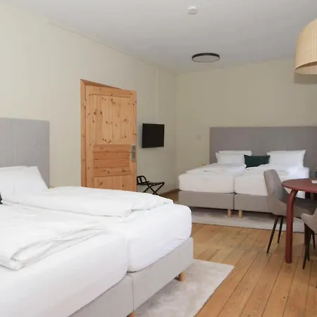 Konukevi Mya Weinland 3*