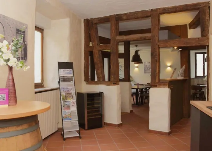 Mya Weinland 코베른곤도르프